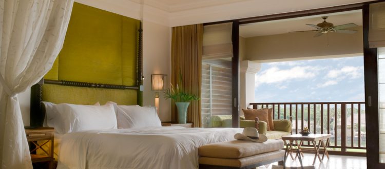 luxury hotel room The Crusader