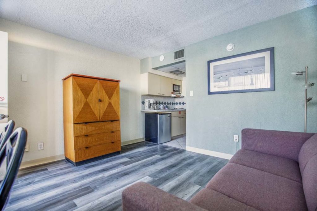 Type E One Bedroom Suite With Ocean Pool Views Wildwood Crest
