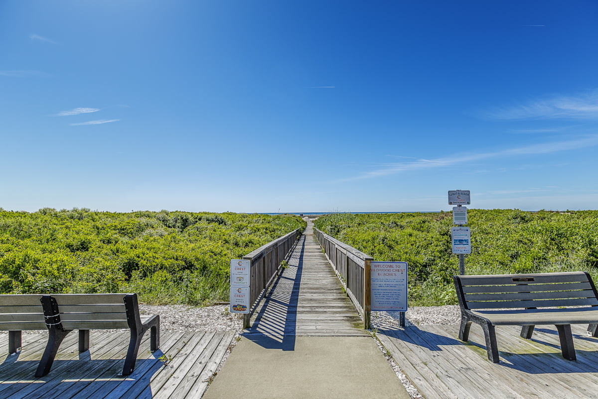 beach access The Crusader resort
