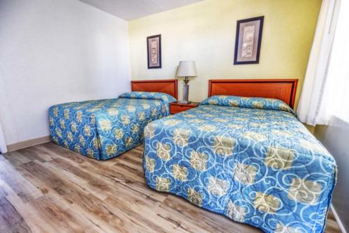 A - Oceanfront 1 Bedroom Efficiency Suite - 2 Double Beds (1)